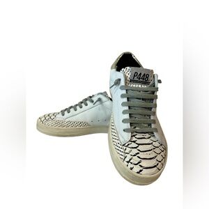 P448 Russell and Bromley London Sneakers Faux Snake Scales EU 37